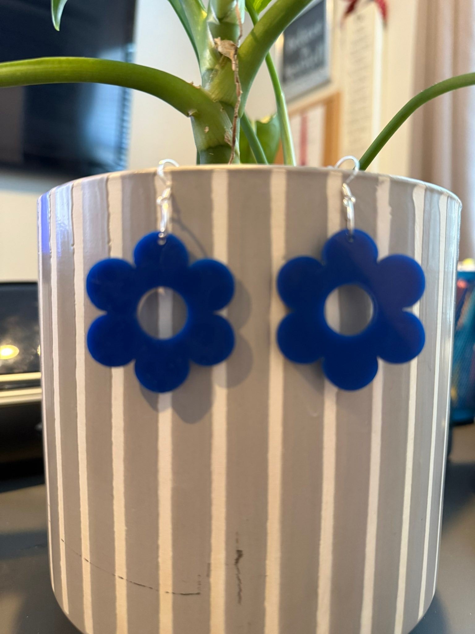 Daisy Flower Drop Earring